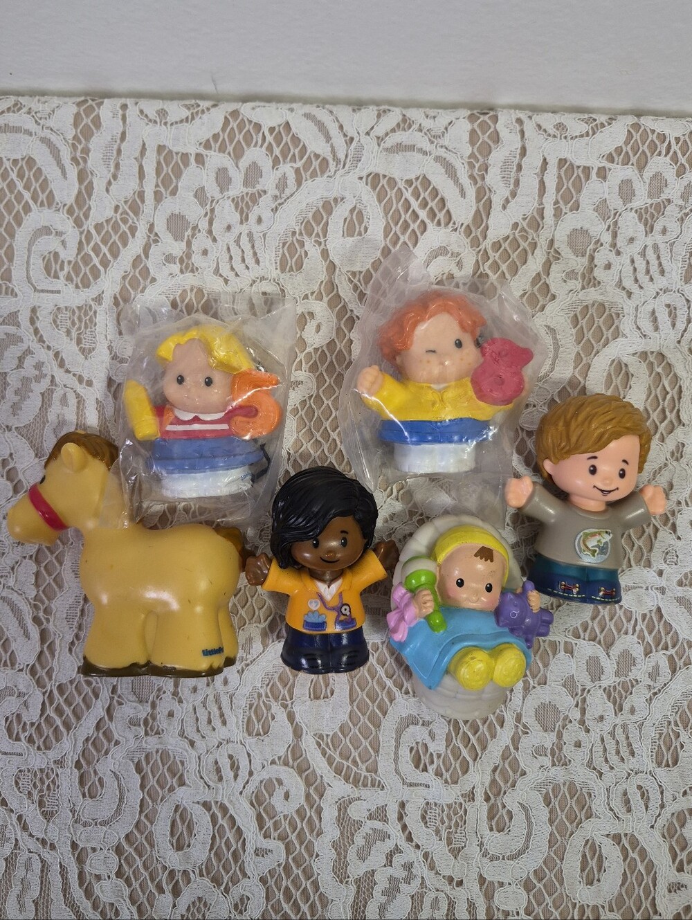6 Little People
